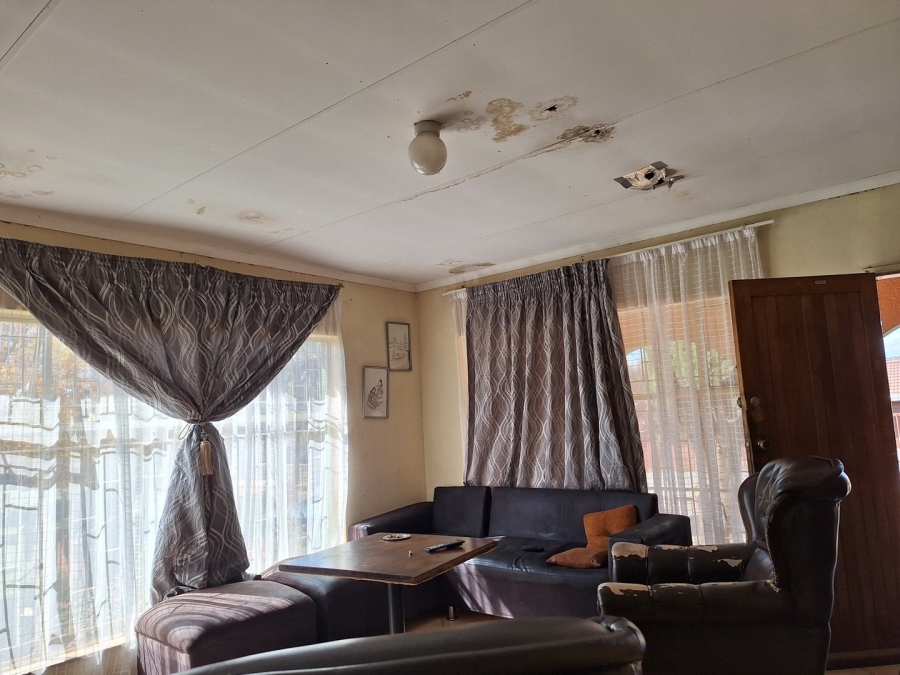 4 Bedroom Property for Sale in Mohadin North West